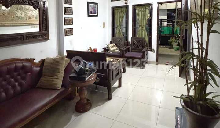 Rumah Furnished Bebas Banjir Strategis di Tajur Ciledug