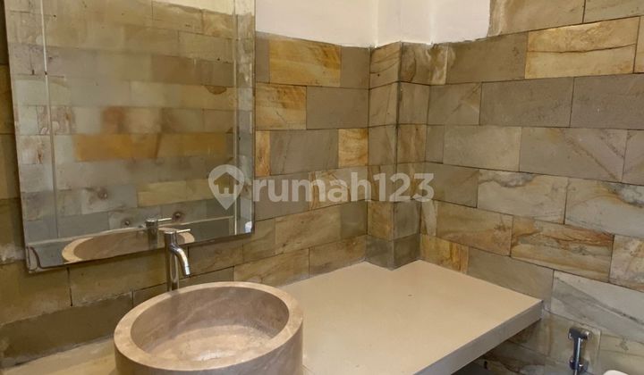 Rumah Bagus Minimalis Modern di Komplek Area di Ciledug 2