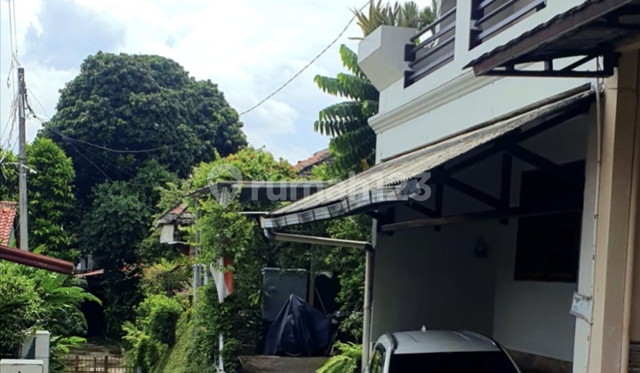 Rumah Bagus 2 Lantai Bebas Banjir di Pejaten Timur Rumah Bagus 2 Lantai Bebas Banjir di Pejaten Timur