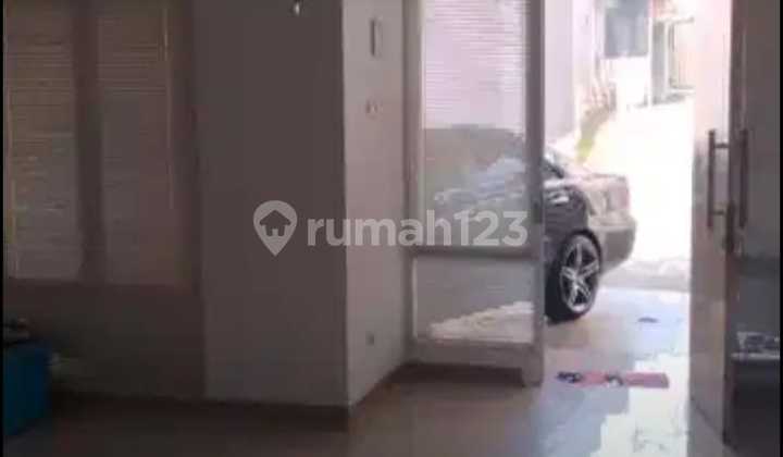 Rumah Semi Furnish Di Cluster Golden Resort Bintaro 2