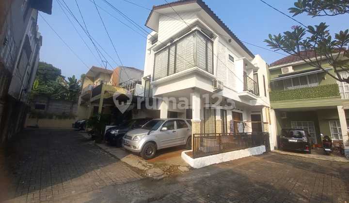 Rumah Bagus Bebas Bajir di flo Residencen , Ciputat Timur