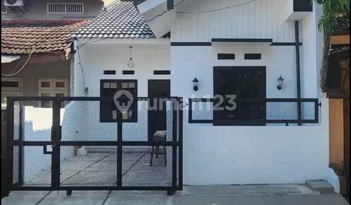 Beautiful Serene House in Villa Dago, Pamulang