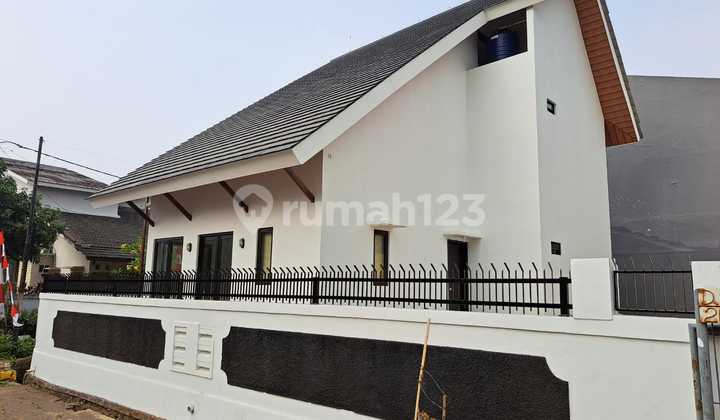 2-Story House in Hook Position, Bintaro Sector 3 1