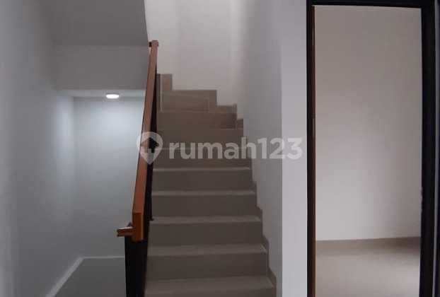 Rumah Bagus Bebas Banjir Di Cluster Azelea Corendeu 2