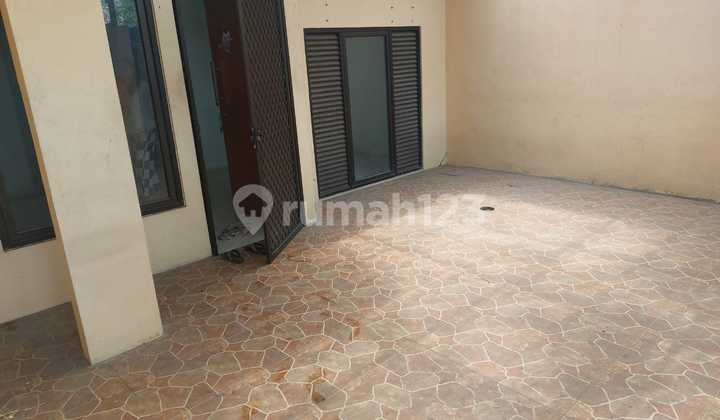 House in Simprug Complex, Poris Larang, Tangerang