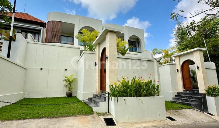 READY UNIT 3 BEDROOMS MODERN VILLA WITH VIEW GWK