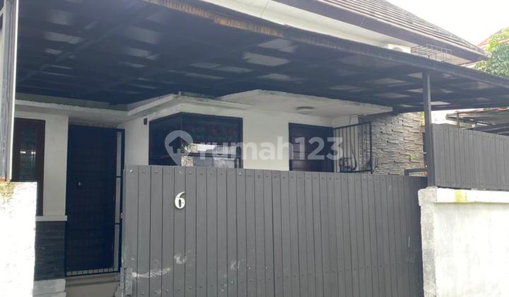Minimalist 2-Bedroom House Near Jimbaran Immigration Office