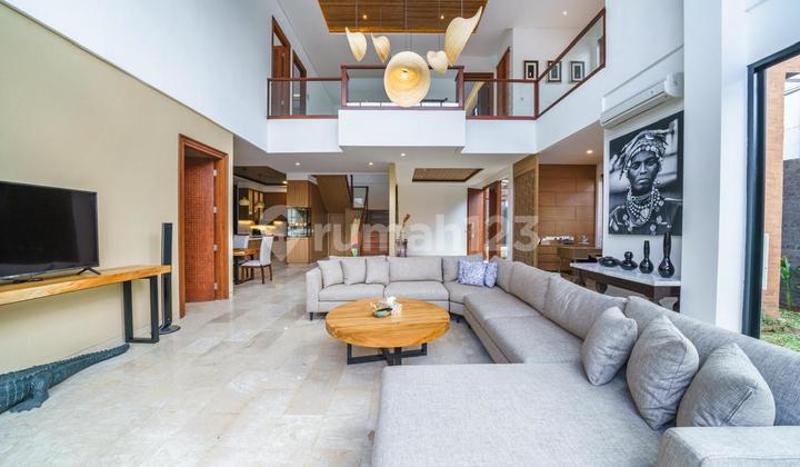 Ready To Invest!! Villa Mewah dan Luas 4 Kamar Tidur di Umalas