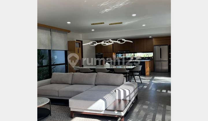SPACIOUS MODERN TROPICAL VILLA FURNISHED IN JIMBARAN