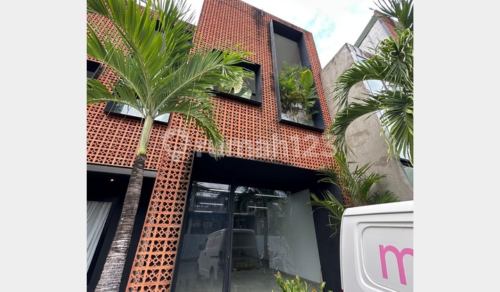 Ruang Komersial dan Apartemen 2 Kamar Tidur di Berawa Canggu 1