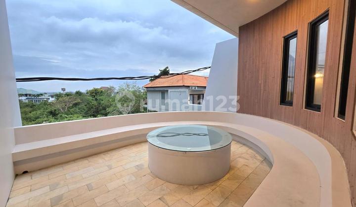 3 BEDROOMS BRAND NEW VILLA DENGAN ROOFTOP OCEAN VIEW DI NUSA DUA