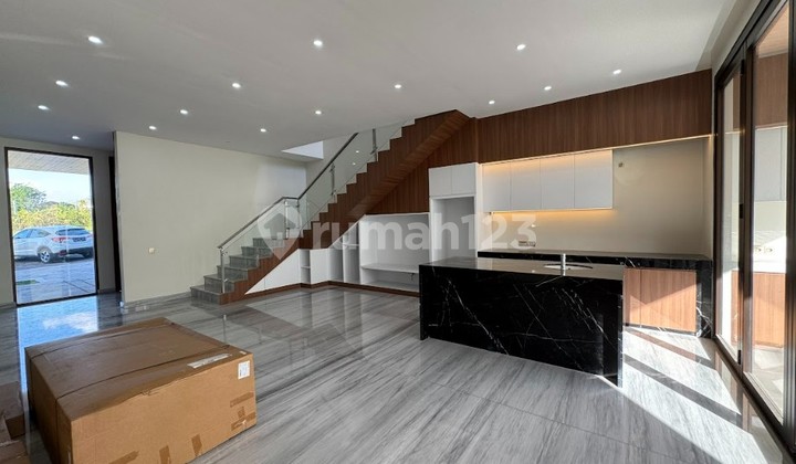 VILLA 3 BEDROOMS DI CLUSTER PREMIUM AND LUXURY DI UMALAS