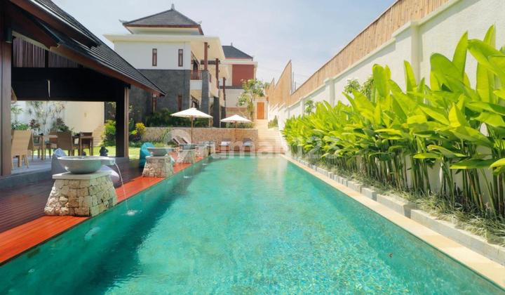 Villa Tropical Modern, Luas dan Mewah 7 Kamar Tidur di Ungasan