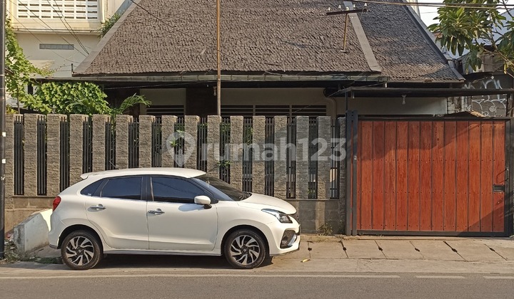 Hunian dengan Lokasi Strategis Akses Jalan Lebar di Bendungan Hilir Cocok untuk Dijadikan Resto