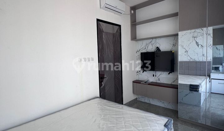 Dijual rumah baru di area cirendeu dekat dengan MRT Lebak Bulus. 2