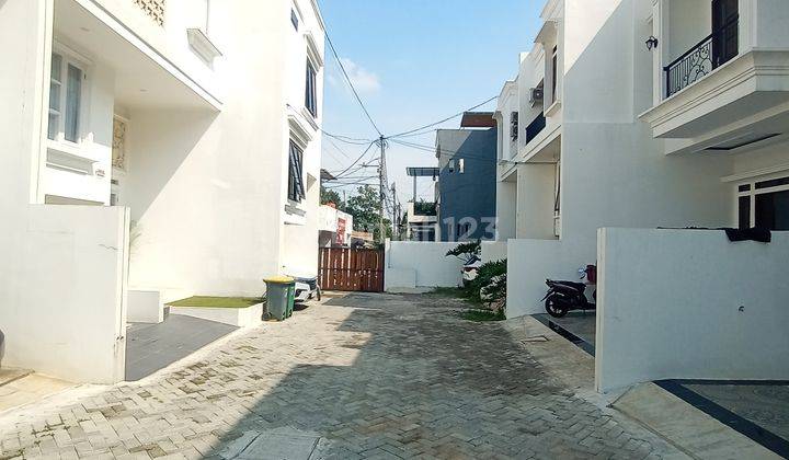 Brand New House Siap Huni Dalam Townhouse Margasatwa Cilandak,  2