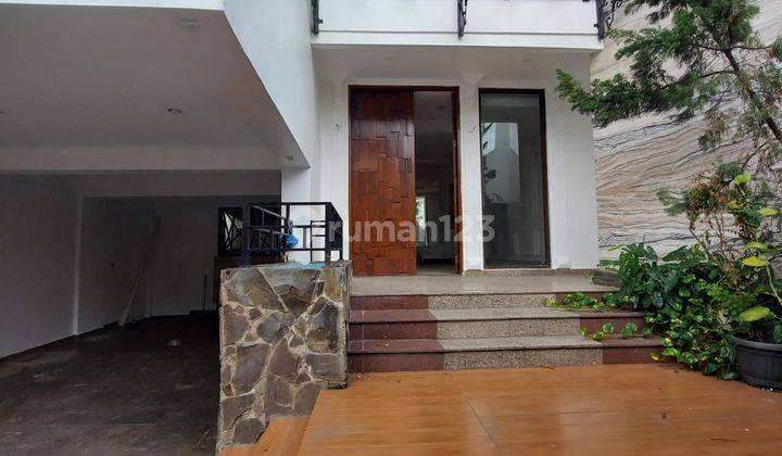 Rumah 3 Lantai Bagus di Veteran, Bintaro, Jakarta Selatan 2