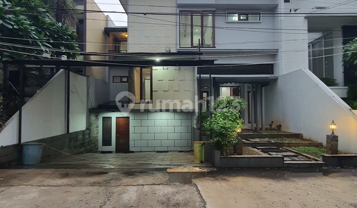 Dijual Rumah Dalam Townhouse di Lebak Bulus, Cilandak, Jaksel
