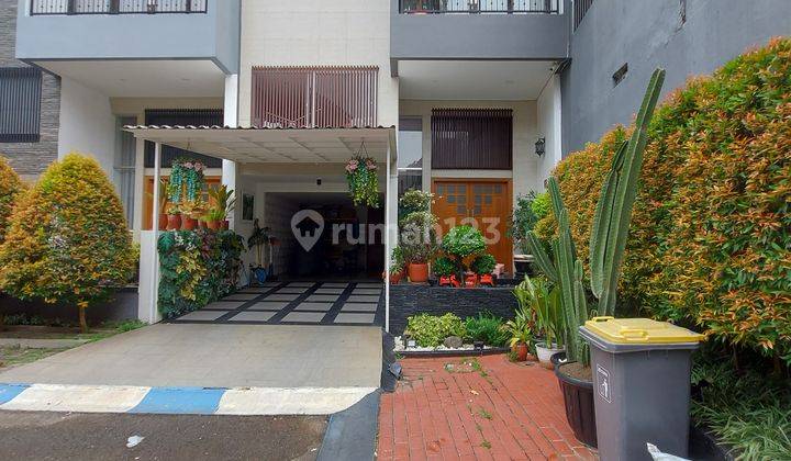 Rumah 2 Lantai Bagus Furnished di Graha Raya, Tangerang Selatan 1