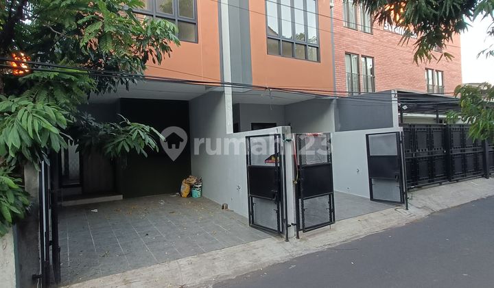 For Sale Arteri Pondok Indah. Semi Komplek Brand New House Rooftop