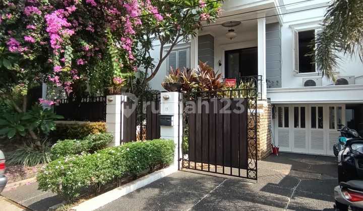 For Rent Beautiful 2.5-Story House, Move-In Ready in Pondok Indah, Strategic Location Access 2