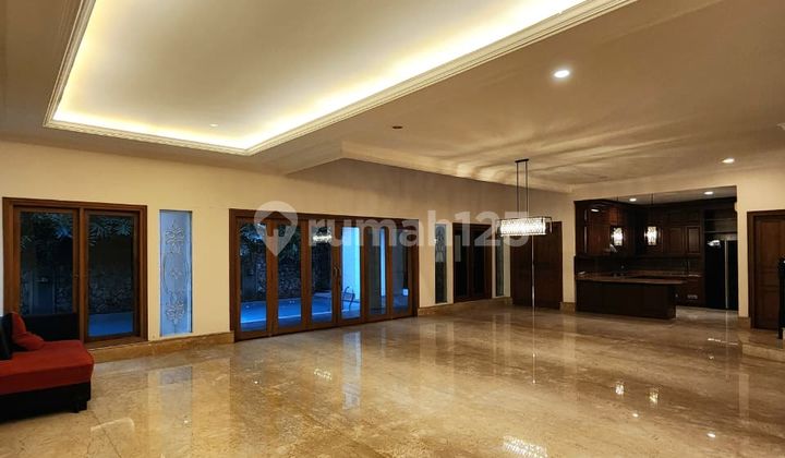 FOR RENT (LEBAK BULUS) RUMAH MEWAH, LUAS DAN SIAP HUNI, TROPIKAL MODERN DALAM KOMPLEK DI  LEBAK BULUS 2