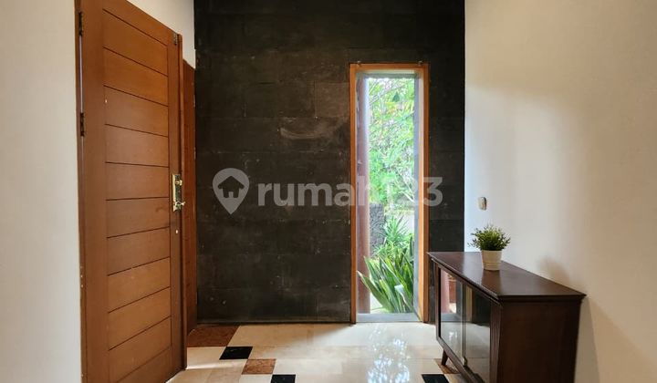 For Sale Rumah Tropical Design, Dalam Cluster di Bintaro 2