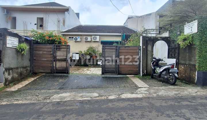 Dijual Rumah Vibes Villa Cocok untuk Hunian & Usaha Area Cirendeu Tangsel