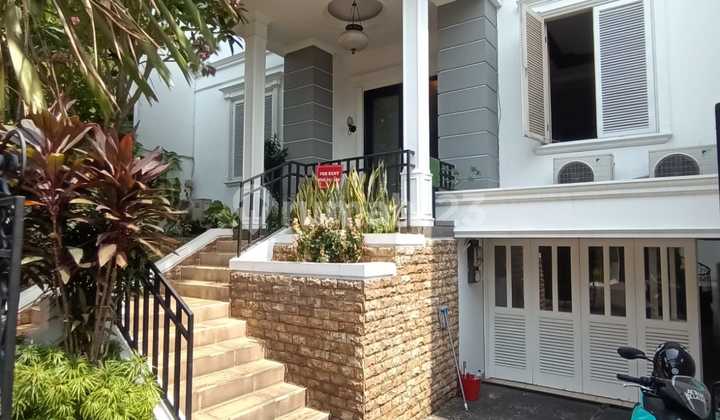 For Rent Rumah Cantik 2,5 Lantai, Siap Huni di Pondok Indah Akses Lokasi Strategis