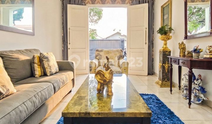 For Sale - Rumah Klasik Tebet, Jakarta Selata Lokasi Strategis (Segitiga Emas Jaksel) 2