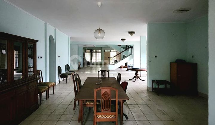 Rumah Lama Konsep Modern, Akses Jalan Lebar di Bangka Kemang, Jakarta Selatan 2