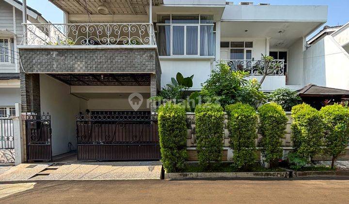 Rumah 2 Lantai Bagus di Kebayoran Lama, Jakarta Selatan 1