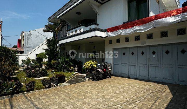 Dijual Rumah Modern Siap Huni Dengan Kondisi Terawat Beserta 8 Unit Kamar Kost kostan di Cirendeu 1