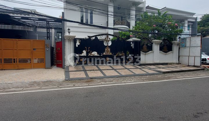 For Sale Rumah Mewah desain Classic Area Tebet Jakarta Selatan 2