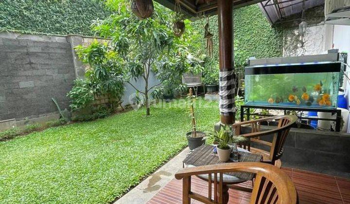 Dijual Rumah 2 Lantai di Lokasi Strategis Dengan Gaya Tropical Modern 2