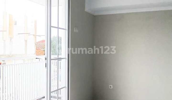 Brand New House Dalam Townhouse Lingkungan Nyaman di Pamulang Tangerang Selatan 2