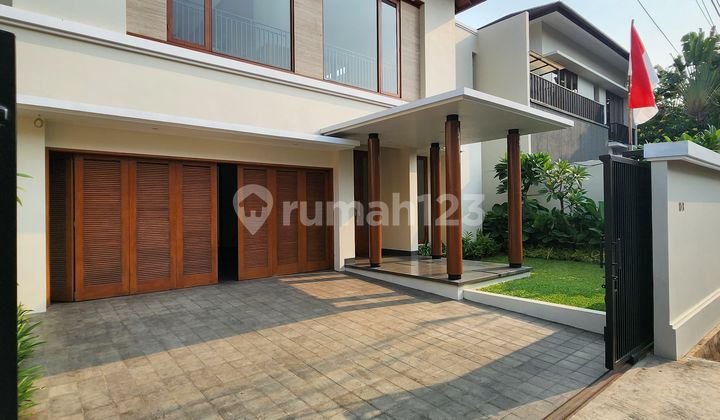 FOR SALE/RENT : RUMAH 2 LANTAI SIAP HUNI W/ PRIVATE POOL Di CIPETE, CILANDAK