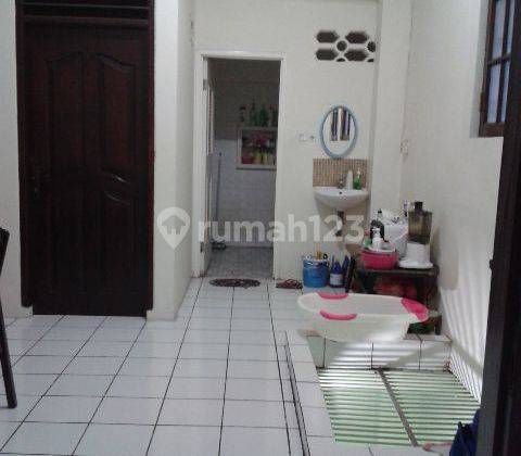 Rumah Glodok, Jl. Kemenangan,  2,5 Lantai, 0838-7556-8688 1