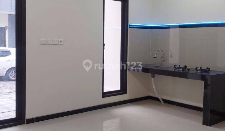 Dijual Rumah Baru Gress di Kutisari 3