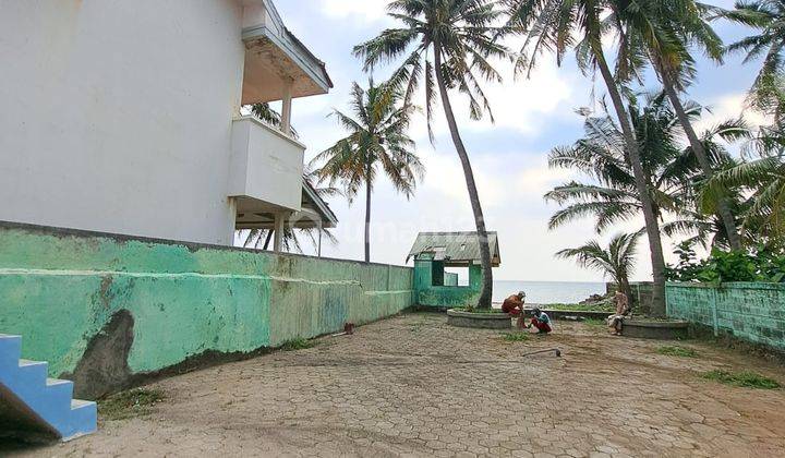 Vila Baru Renovasi Pinggir Pantai Di Anyer Serang Banten 1