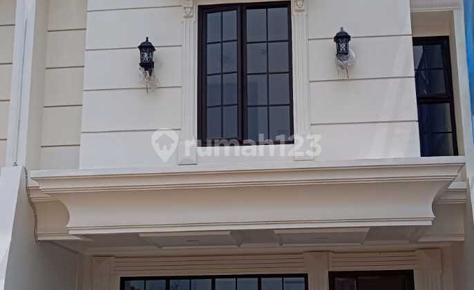 "Rumah Modern Klasik 1,3 M di Jatibening? Sisa 4 Unit!" S567