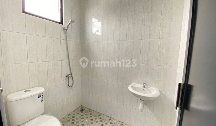  Jatiwaringin Jaktim Ruko Baru Ready 3,5 Lt Pinggir Jalan Raya 8