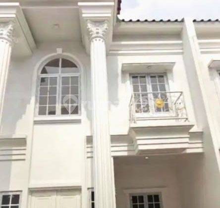 Cipayung Jaktim Rumah Classic Eropa 2 Lt Furnished Mewah Menawan S193 1