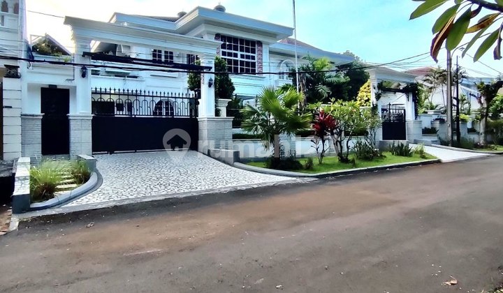 "Rumah Mewah 1.190 m² di Cibubur?! Private Pool & Full Furnish!"  DD249