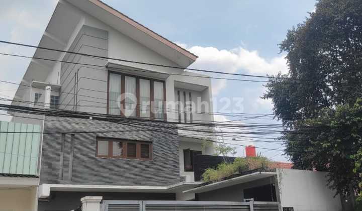 Rumah 3 Lantai Premium di Balai Pustaka Raya Rawamangun Akses Jalan Utama 371