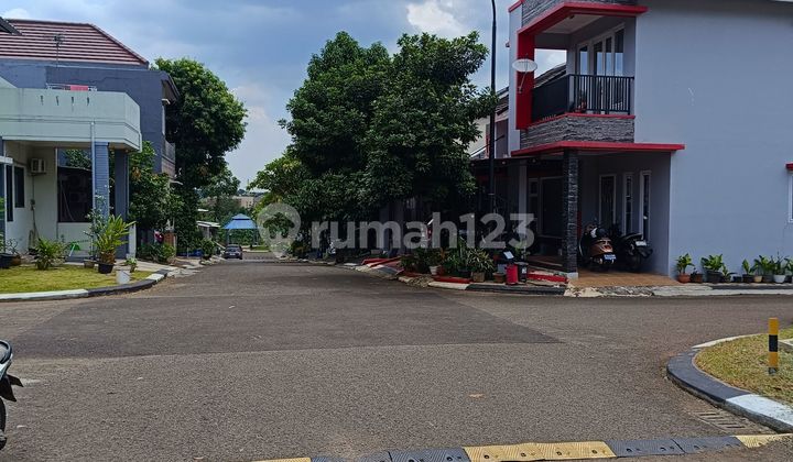 Renovated Ready-to-Occupy House in the Legenda Wisata cluster - 800 Million Negotiable 370D