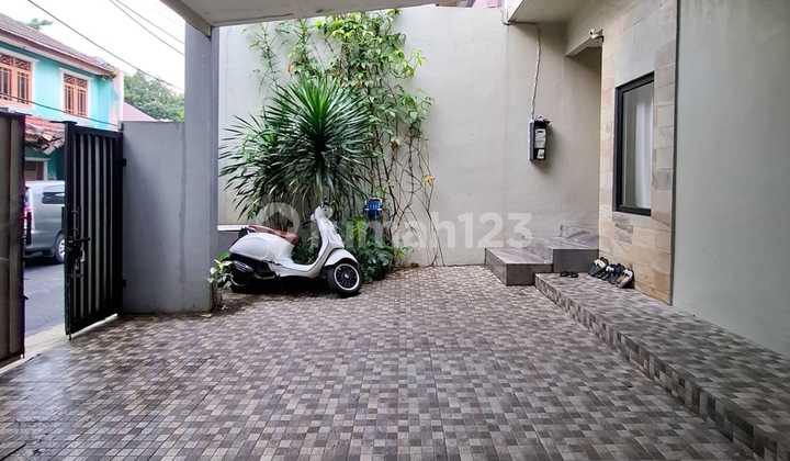 "Hunian Open Space & Indoor Garden Eksklusif di Pejaten Barat Jakarta Selatan" BO2 2