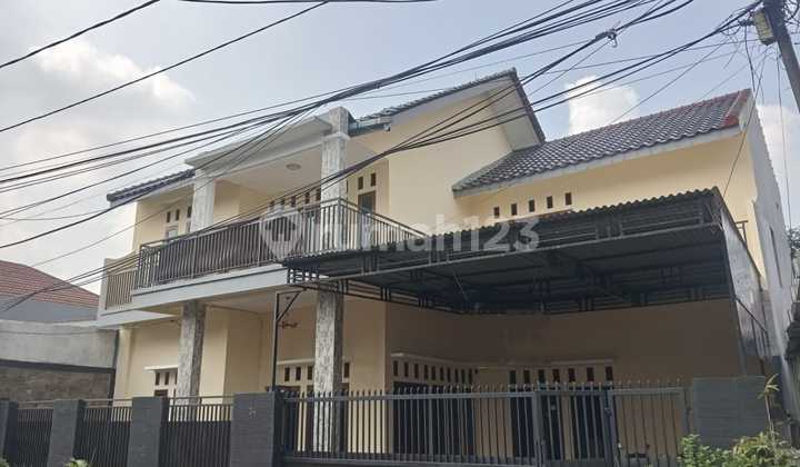 “Rumah Cantik 2 Lantai di Utan Kayu Jakarta Timur – 4 Kamar, Harga Nego” 364 2