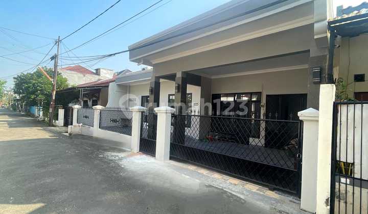 Rumah Cantik 1,5 Lantai di Jatiwaringin Pondok Gede S714 2
