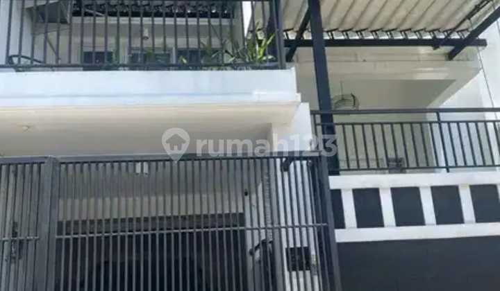 "Newly Renovated 3-Story House in Beautiful Galaxy Park — Ready to Occupy, Strategic Location, and Flood-Free!" S652 2